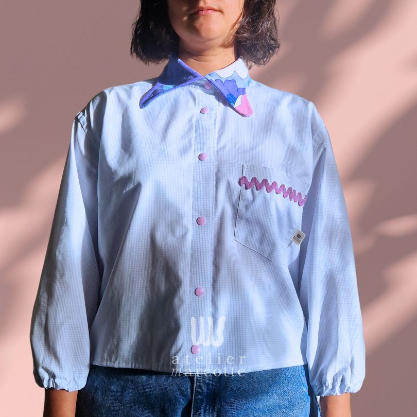 Chemise upcyclée Anna - coton carreaux bleu et col fleuri vintage