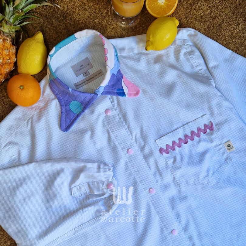 Chemise upcyclée Anna - coton carreaux bleu et col fleuri vintage – Image 2