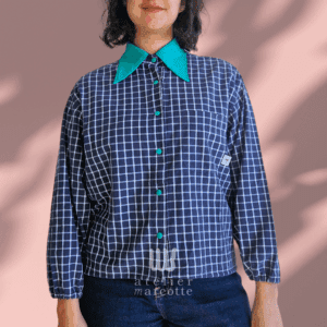 Chemise upcyclée Bernadette - carreaux bleu marine et col vintage vert