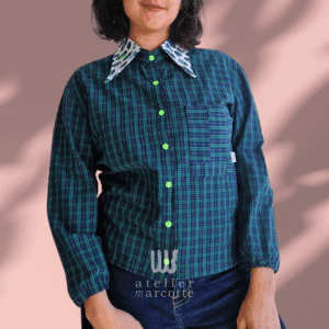 Chemise upcyclée Elisabeth - carreaux Ecossais bleu vert et col scarabées verts fluos