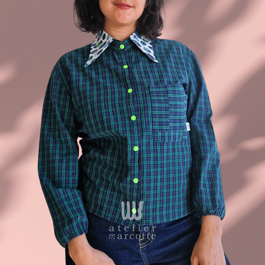 Chemise upcyclée Elisabeth - carreaux Ecossais bleu vert et col scarabées verts fluos