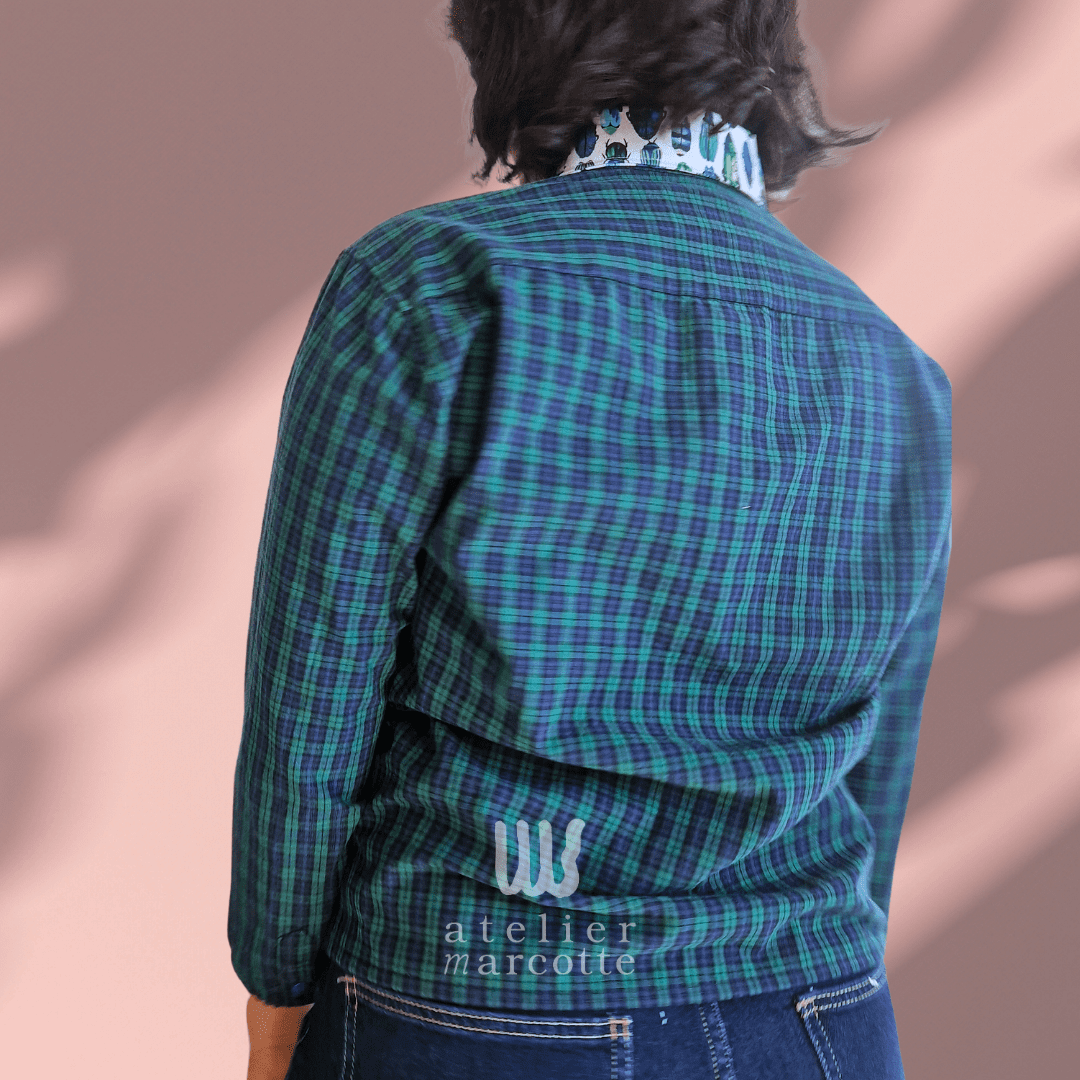 Chemise upcyclée Elisabeth - carreaux Ecossais bleu vert et col scarabées verts fluos – Image 4