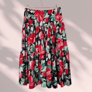 Jupe stretch fleurie rouge et vert