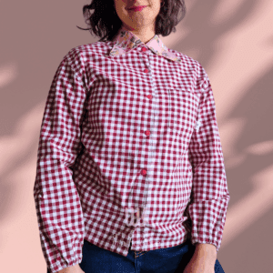 Chemise upcyclée Rosalia - vichy bordeaux et col fleuri rose vintage