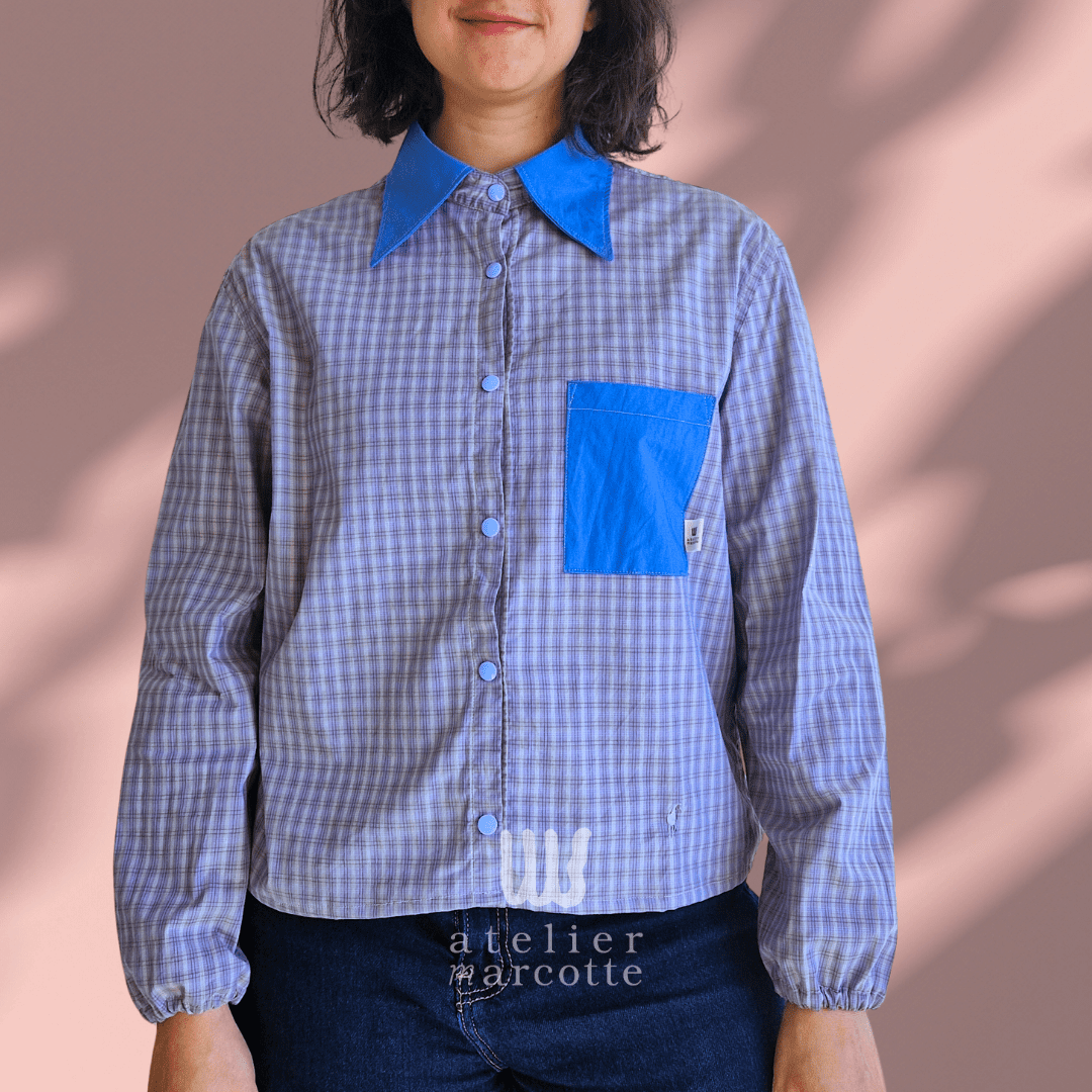 Chemise upcyclée Freddie - carreaux violets, col et poche bleu vintage