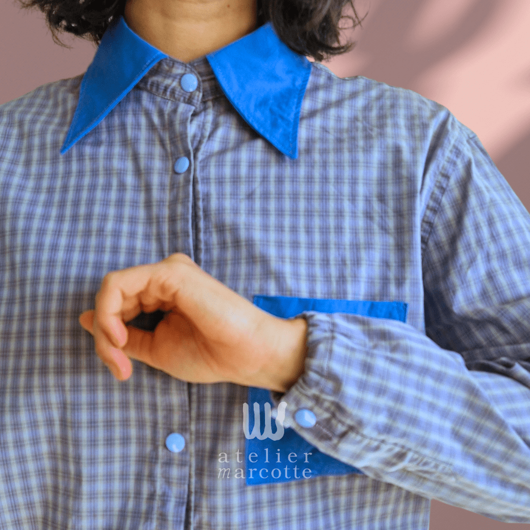 Chemise upcyclée Freddie - carreaux violets, col et poche bleu vintage – Image 2
