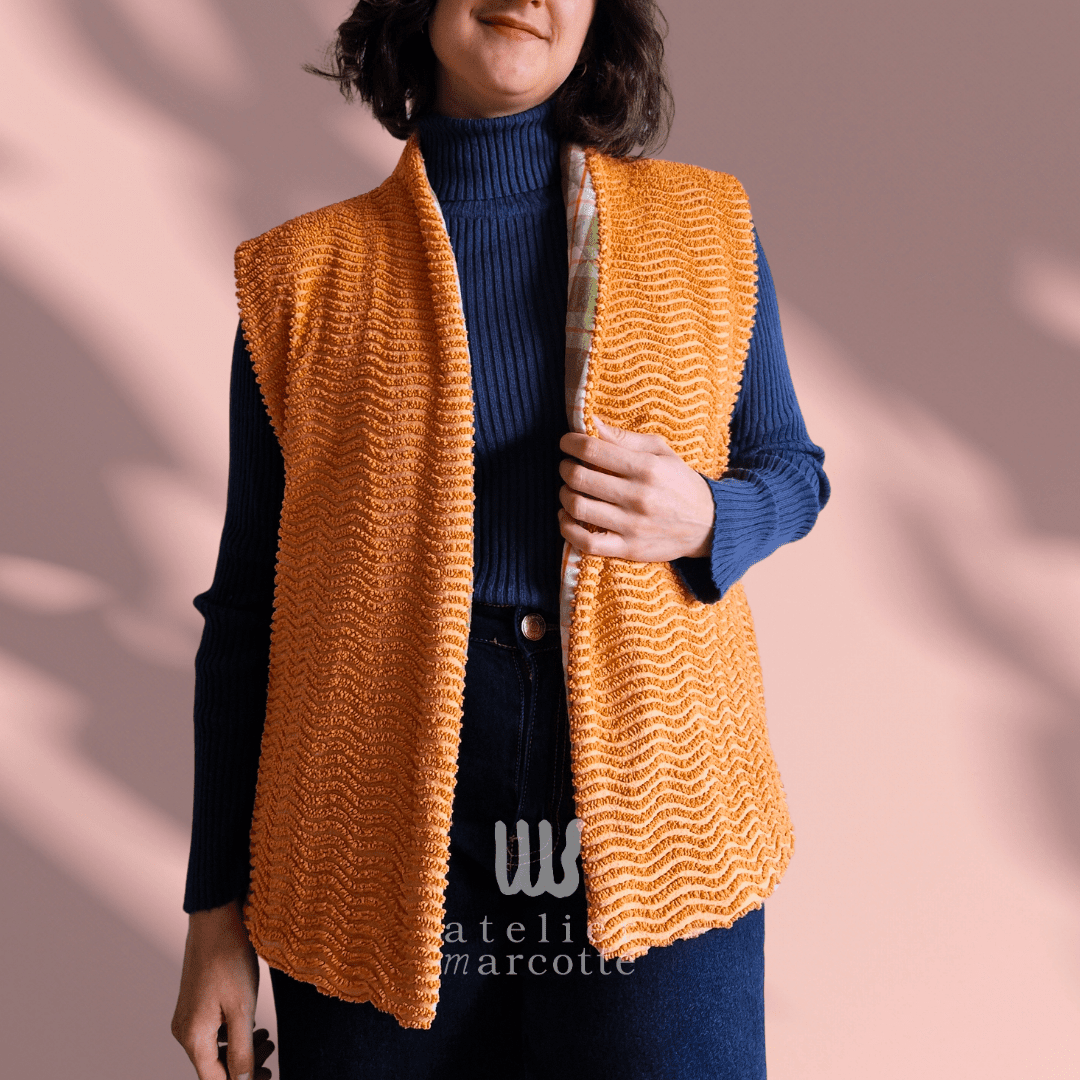 Gilet sans manche upcyclé Carole- matelassé carreaux orange vert et doublure couvre-lit vintage – Image 3